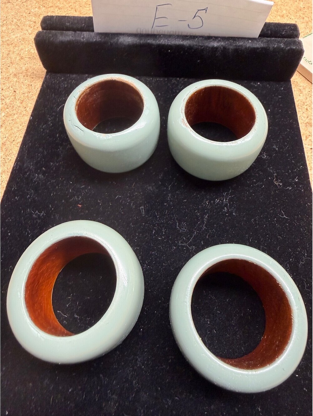 Set of 4 Vintage Style Wooden Napkin Rings Sage Green & Wood Tone Storage E-5